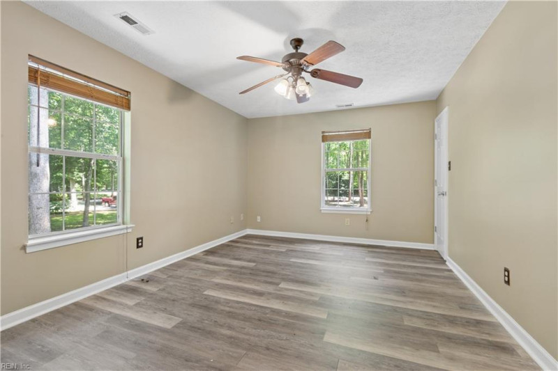 Photo 19 of 33 residential for sale in Mathews County virginia