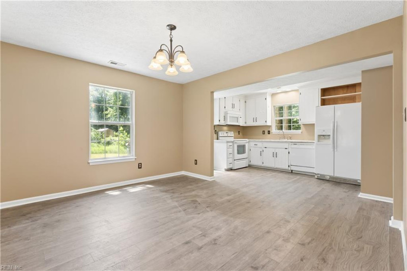 Photo 2 of 33 residential for sale in Mathews County virginia