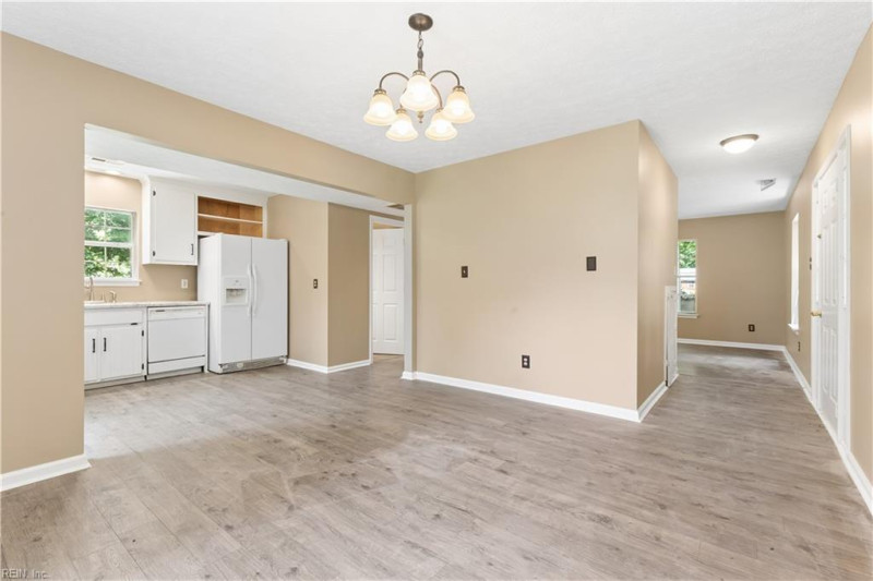 Photo 3 of 33 residential for sale in Mathews County virginia