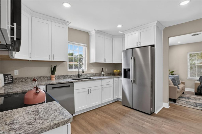 Photo 10 of 39 residential for sale in Chesapeake virginia