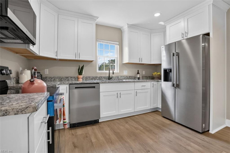 Photo 14 of 39 residential for sale in Chesapeake virginia