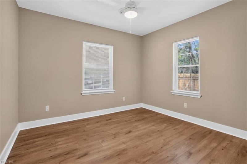 Photo 15 of 39 residential for sale in Chesapeake virginia