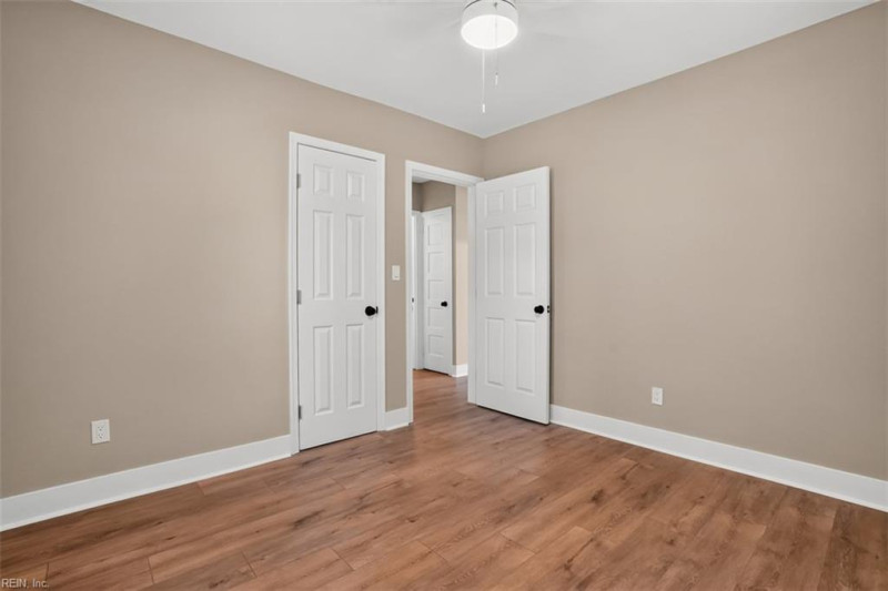 Photo 16 of 39 residential for sale in Chesapeake virginia