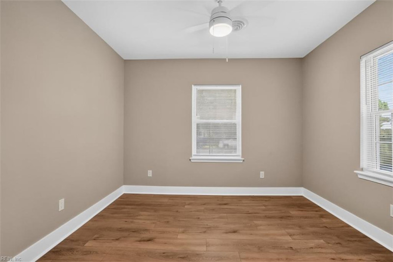 Photo 19 of 39 residential for sale in Chesapeake virginia