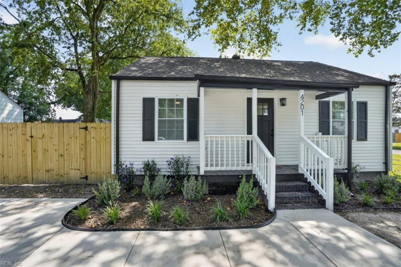 Photo 2 of 39 residential for sale in Chesapeake virginia