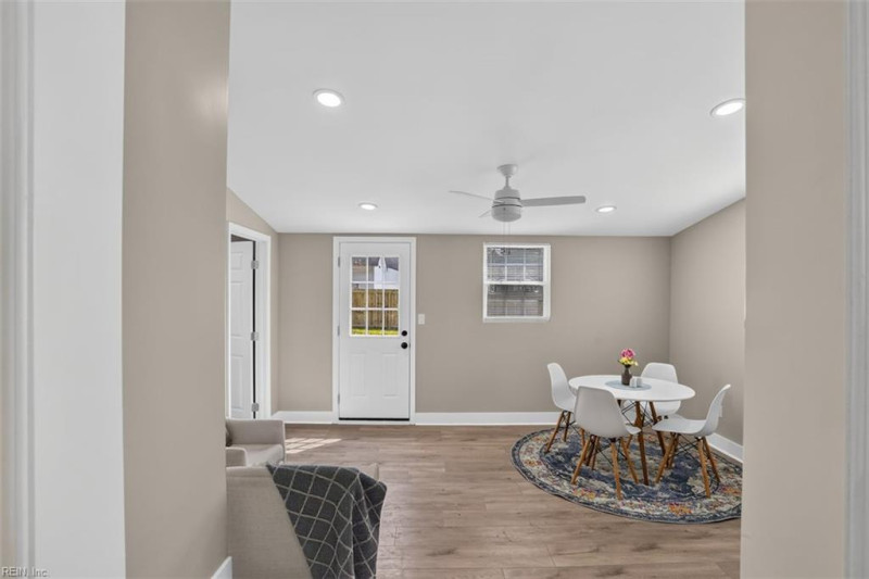 Photo 24 of 39 residential for sale in Chesapeake virginia