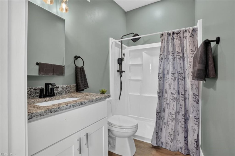 Photo 33 of 39 residential for sale in Chesapeake virginia