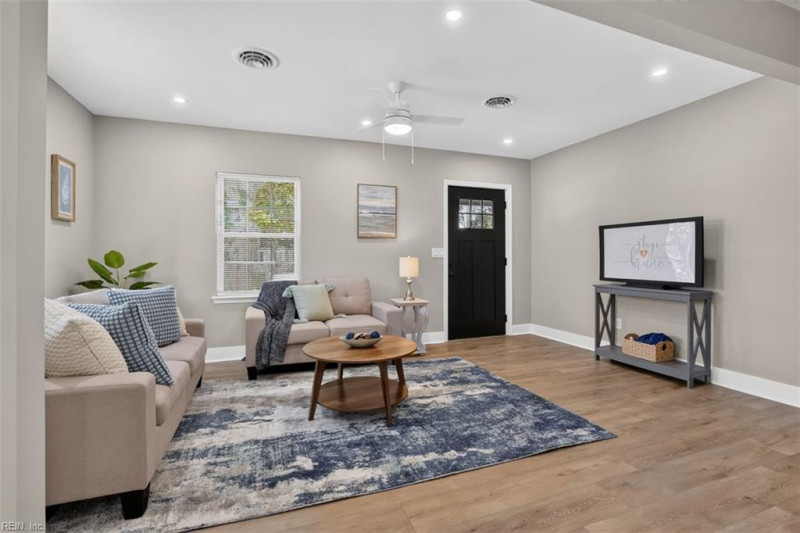 Photo 6 of 39 residential for sale in Chesapeake virginia