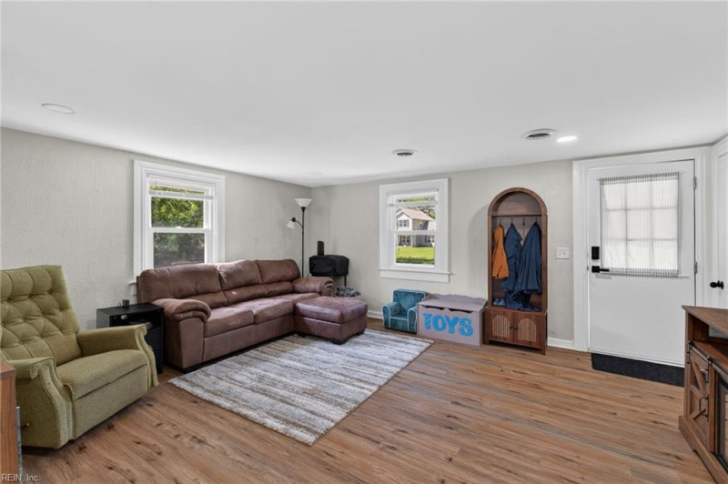 Photo 6 of 41 residential for sale in Suffolk virginia Photo 6 of 41 residential for sale in Suffolk virginia