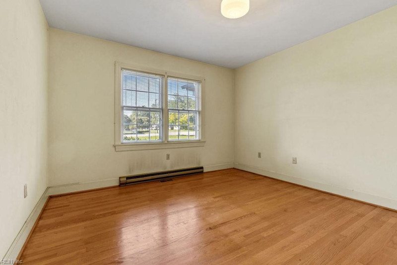 Photo 15 of 46 residential for sale in Franklin virginia