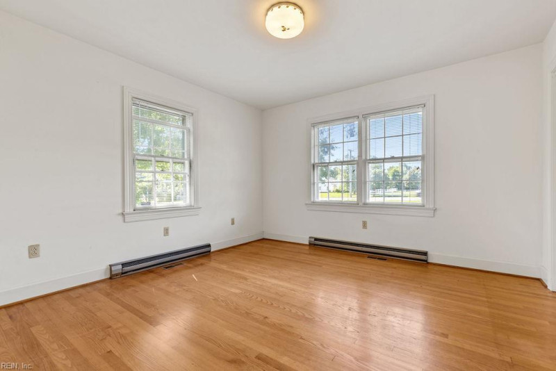 Photo 19 of 46 residential for sale in Franklin virginia