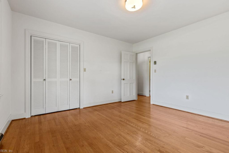 Photo 20 of 46 residential for sale in Franklin virginia