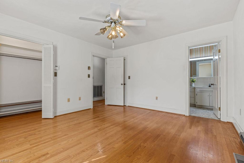 Photo 25 of 46 residential for sale in Franklin virginia