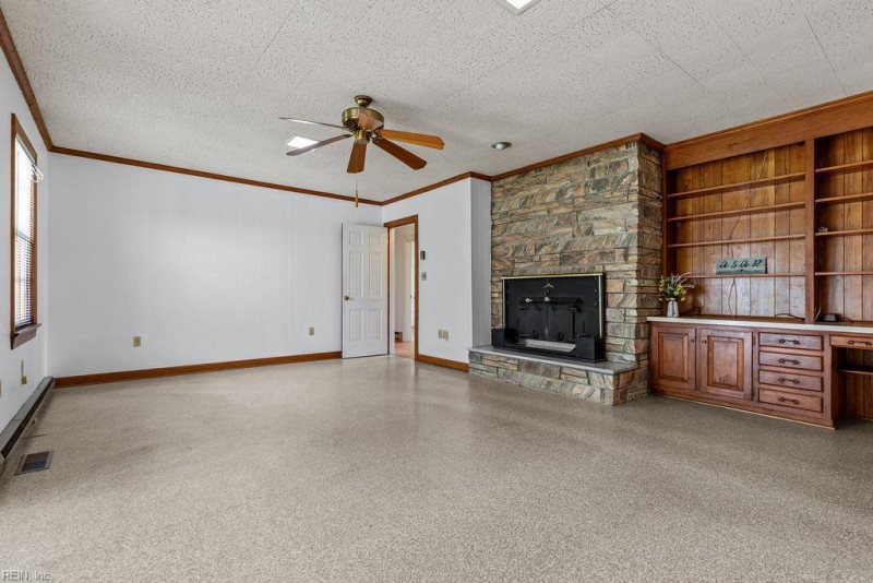 Photo 4 of 46 residential for sale in Franklin virginia