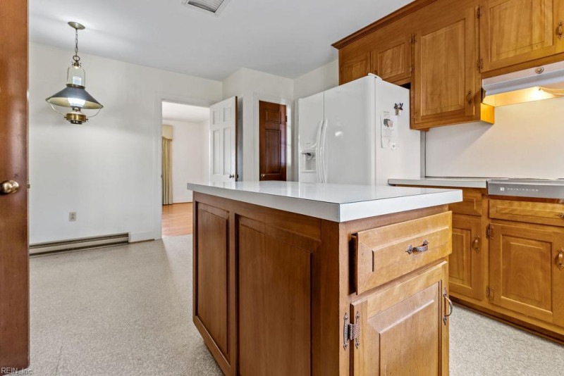 Photo 5 of 46 residential for sale in Franklin virginia