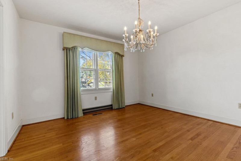Photo 8 of 46 residential for sale in Franklin virginia
