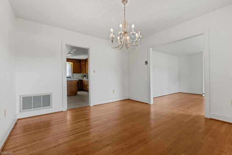 Photo 9 of 46 residential for sale in Franklin virginia