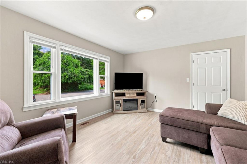 Photo 17 of 48 residential for sale in Newport News virginia