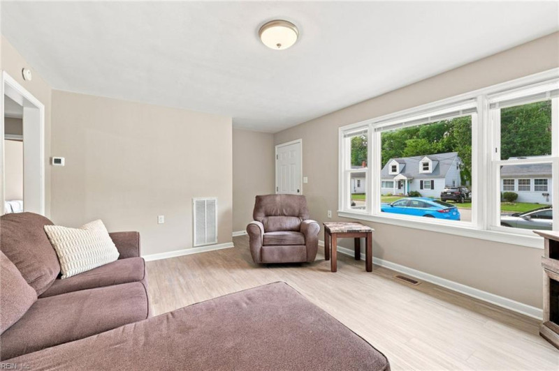 Photo 19 of 48 residential for sale in Newport News virginia