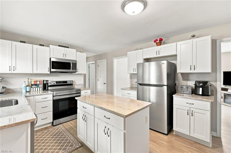 Photo 20 of 48 residential for sale in Newport News virginia