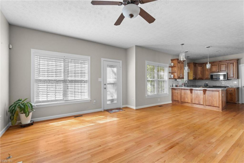 Photo 10 of 41 residential for sale in Newport News virginia Photo 10 of 41 residential for sale in Newport News virginia