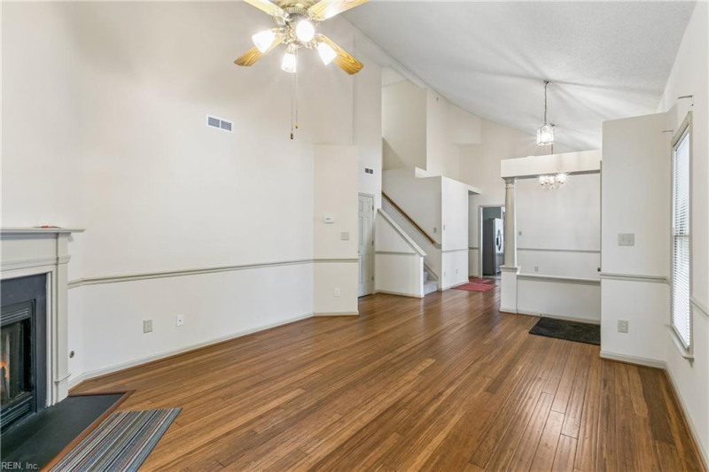 Photo 10 of 41 residential for sale in York County virginia