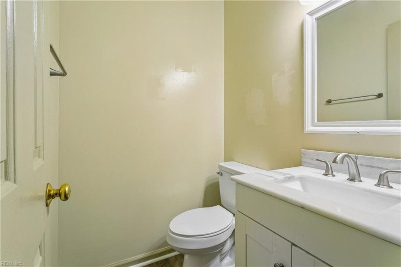 Photo 17 of 41 residential for sale in York County virginia