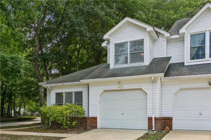 Photo 2 of 41 residential for sale in York County virginia