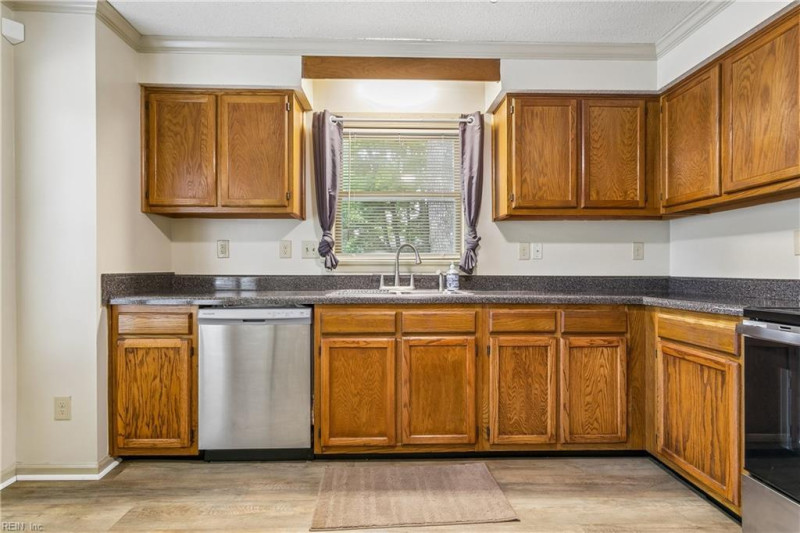 Photo 21 of 41 residential for sale in York County virginia