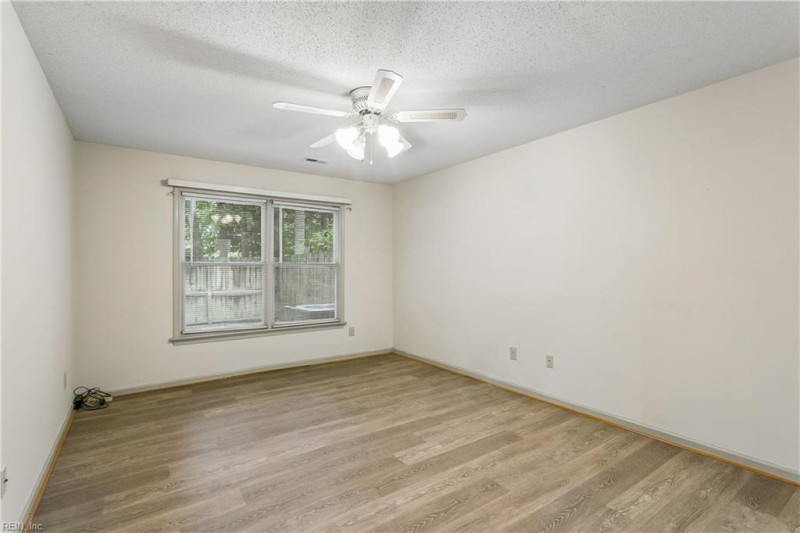 Photo 30 of 41 residential for sale in York County virginia
