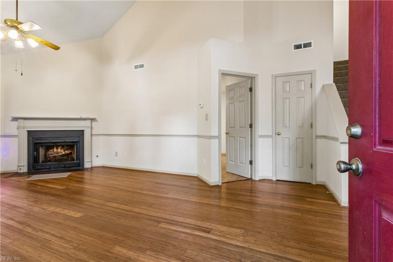 Photo 6 of 41 residential for sale in York County virginia