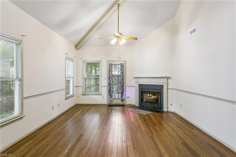 Photo 8 of 41 residential for sale in York County virginia