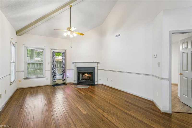 Photo 9 of 41 residential for sale in York County virginia