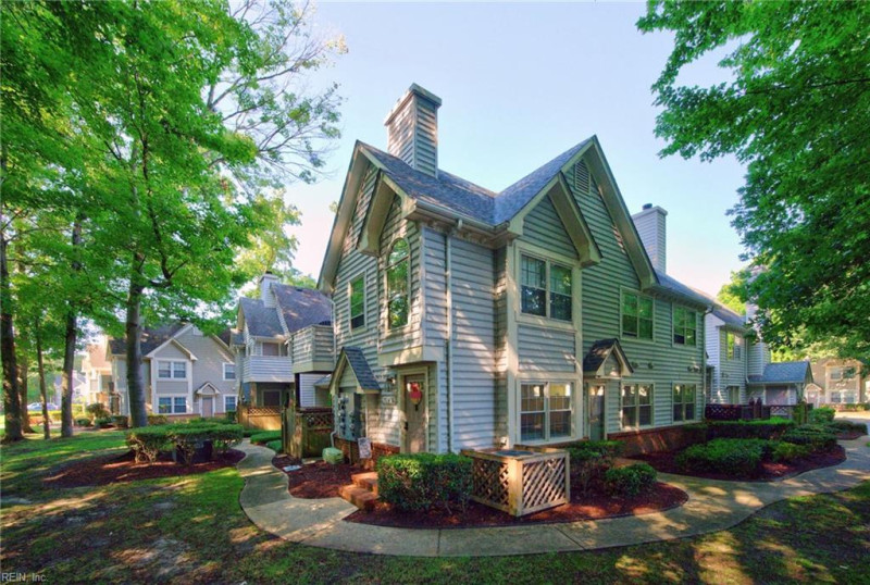 Photo 1 of 22 residential for sale in Chesapeake virginia