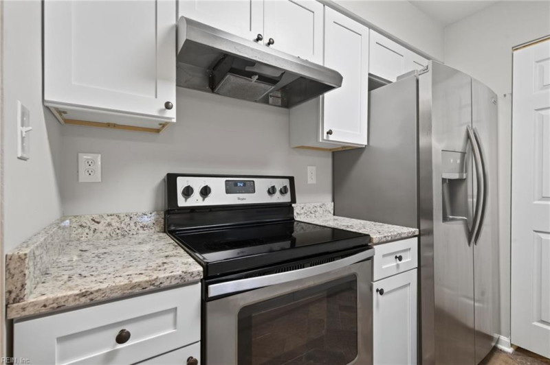 Photo 10 of 22 residential for sale in Chesapeake virginia