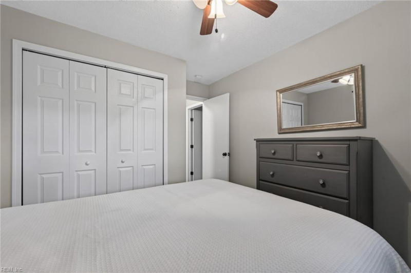 Photo 13 of 22 residential for sale in Chesapeake virginia