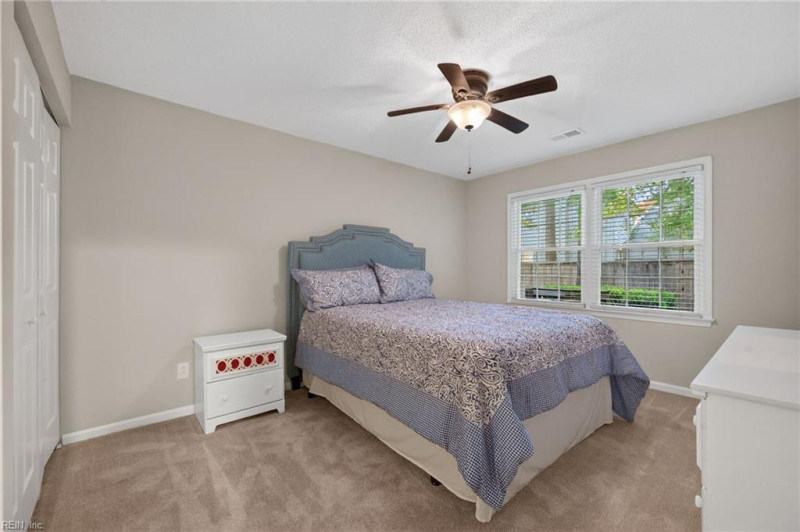 Photo 15 of 22 residential for sale in Chesapeake virginia