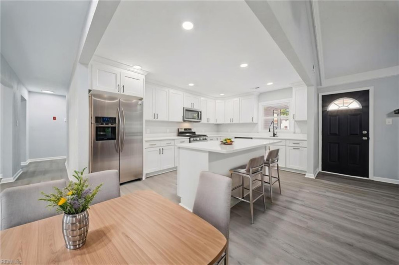 Photo 13 of 37 residential for sale in Virginia Beach virginia