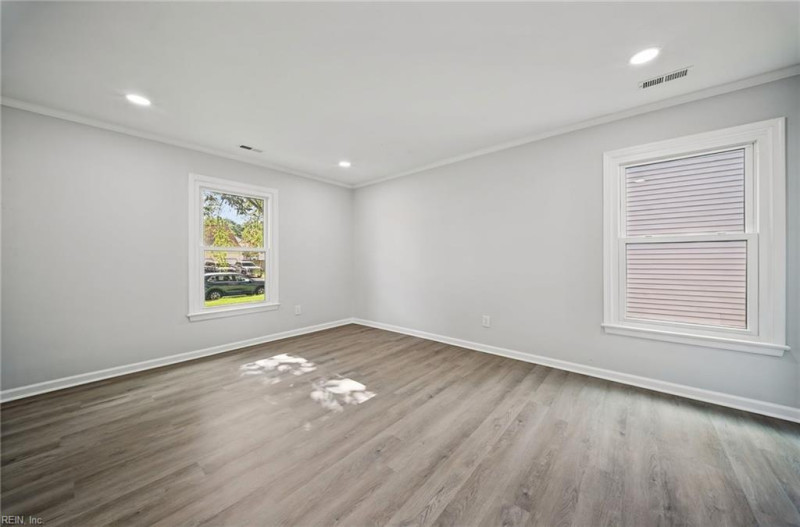 Photo 17 of 37 residential for sale in Virginia Beach virginia