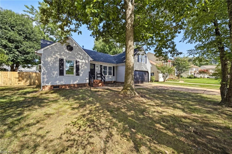 Photo 2 of 37 residential for sale in Virginia Beach virginia
