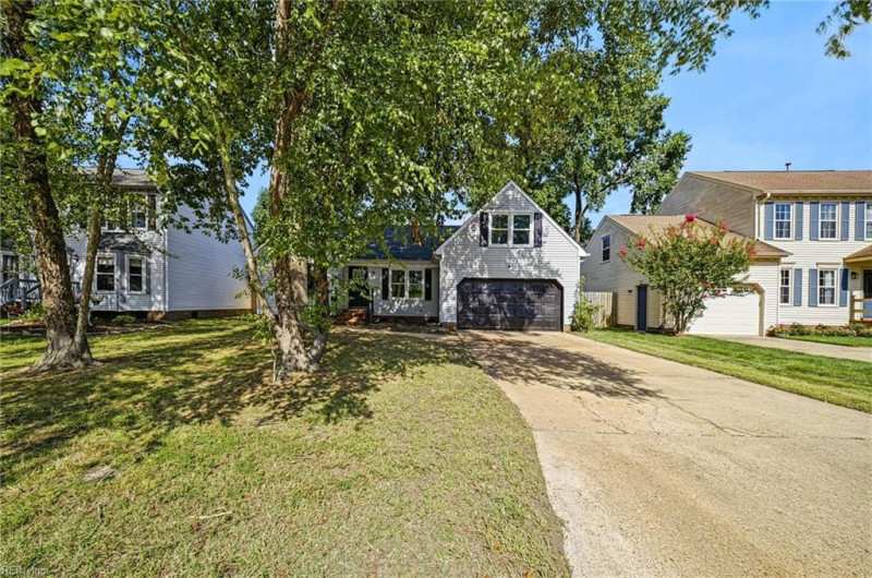 Photo 3 of 37 residential for sale in Virginia Beach virginia