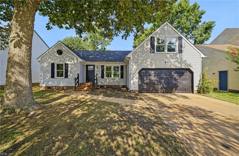 Photo 4 of 37 residential for sale in Virginia Beach virginia
