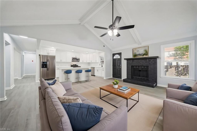 Photo 9 of 37 residential for sale in Virginia Beach virginia