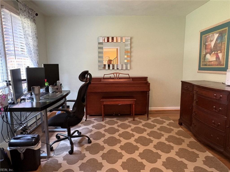 Photo 12 of 47 residential for sale in Portsmouth virginia