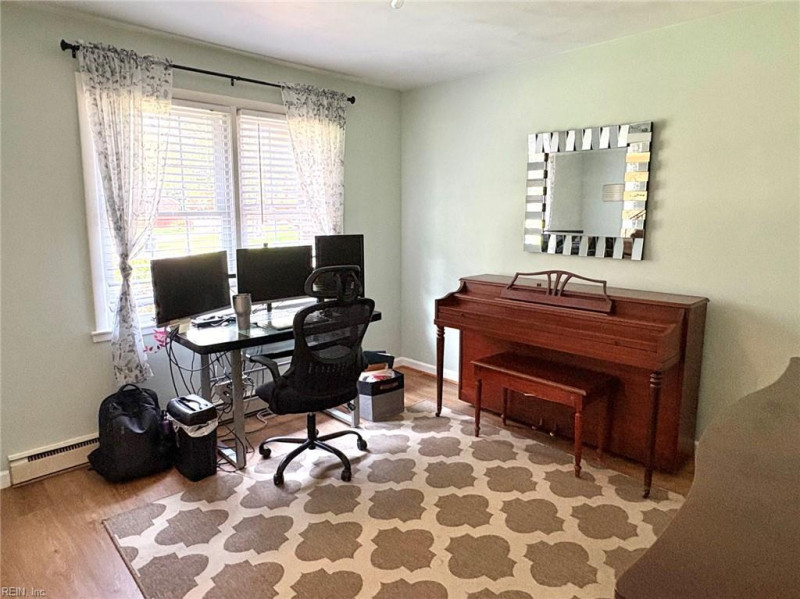 Photo 13 of 47 residential for sale in Portsmouth virginia