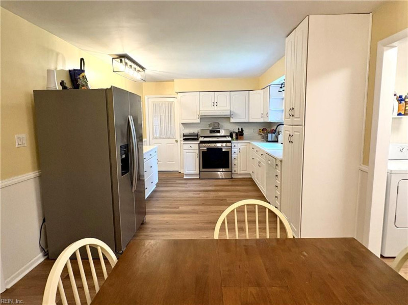 Photo 15 of 47 residential for sale in Portsmouth virginia