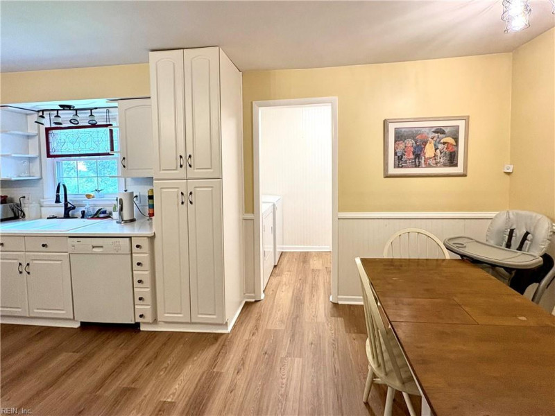 Photo 20 of 47 residential for sale in Portsmouth virginia