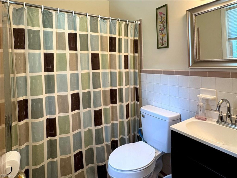 Photo 23 of 47 residential for sale in Portsmouth virginia