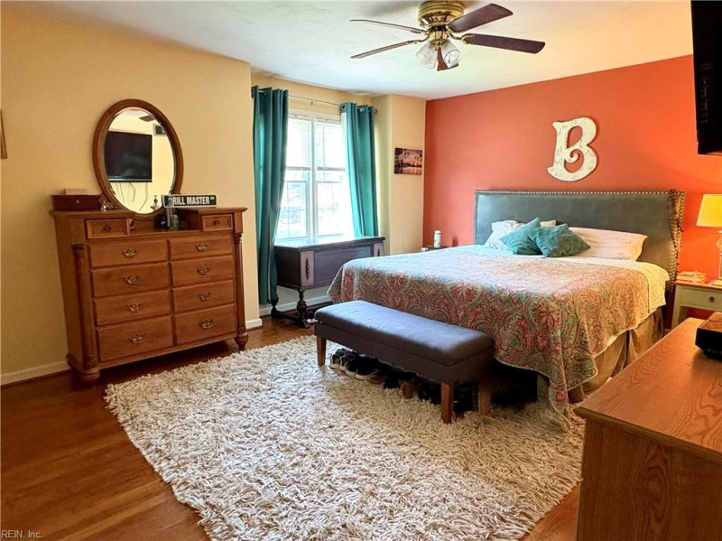 Photo 25 of 47 residential for sale in Portsmouth virginia
