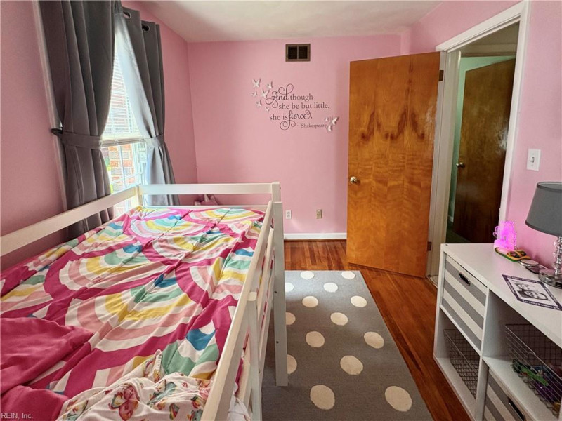 Photo 33 of 47 residential for sale in Portsmouth virginia